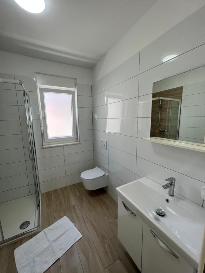 Apartment Sunrise With Private Parking Пула Экстерьер фото