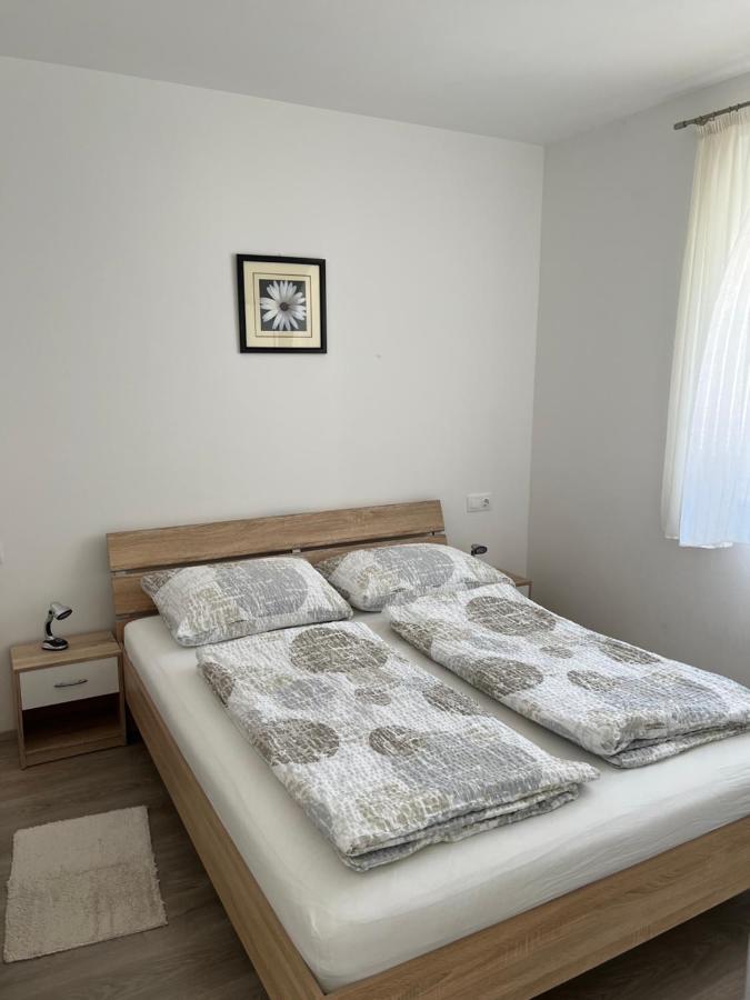 Apartment Sunrise With Private Parking Пула Экстерьер фото